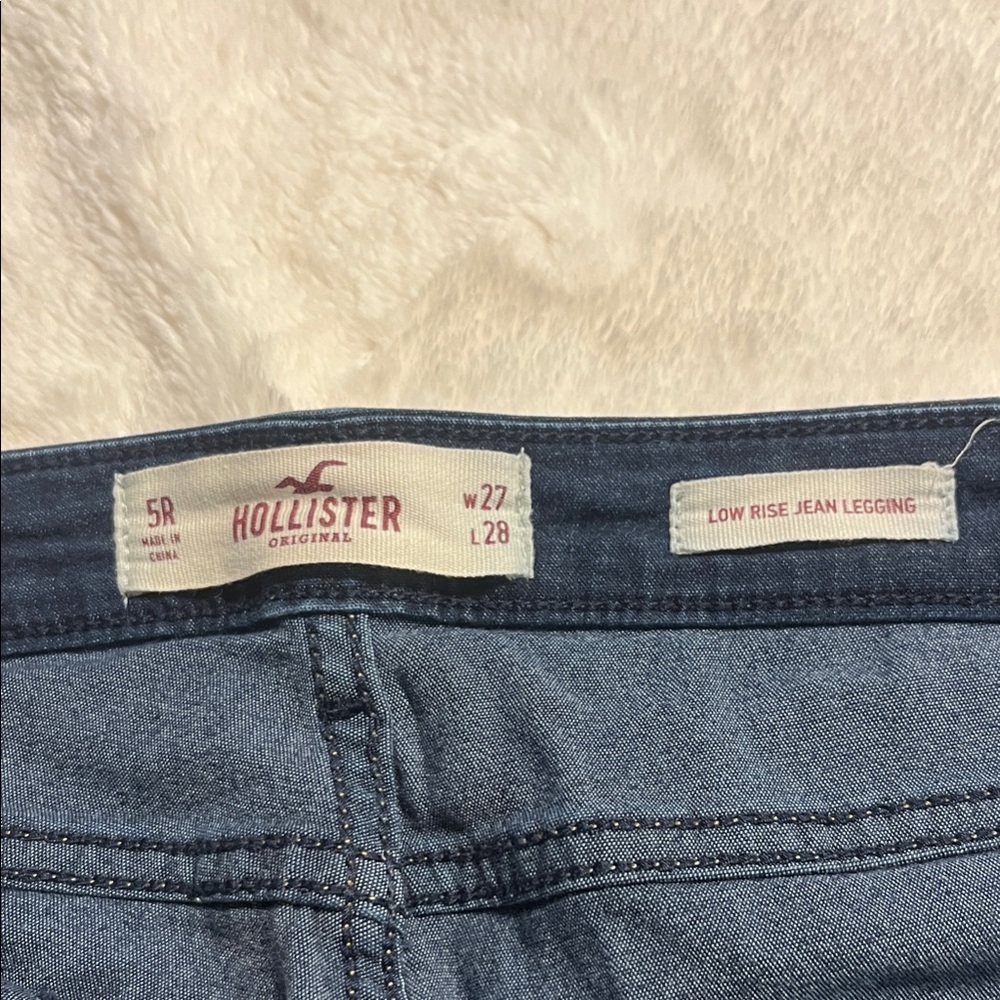 Hollister Women's Dark Blue Skinny Jeans - Picture 2 of 2
